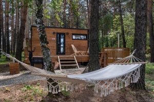 Утеплённый зимний кемпинг-дом