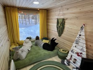 Утеплённый зимний кемпинг-дом